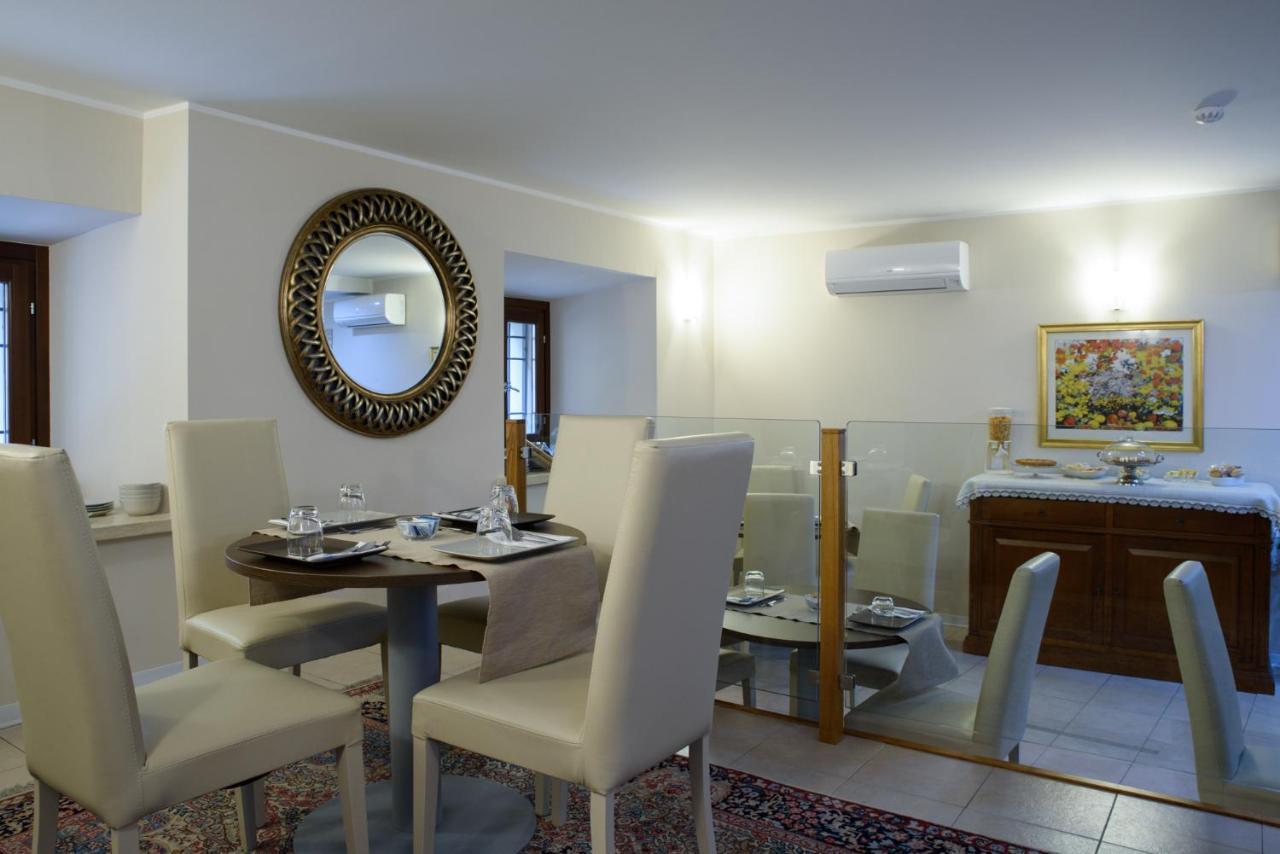 Flora Hotel Todi Eksteriør bilde