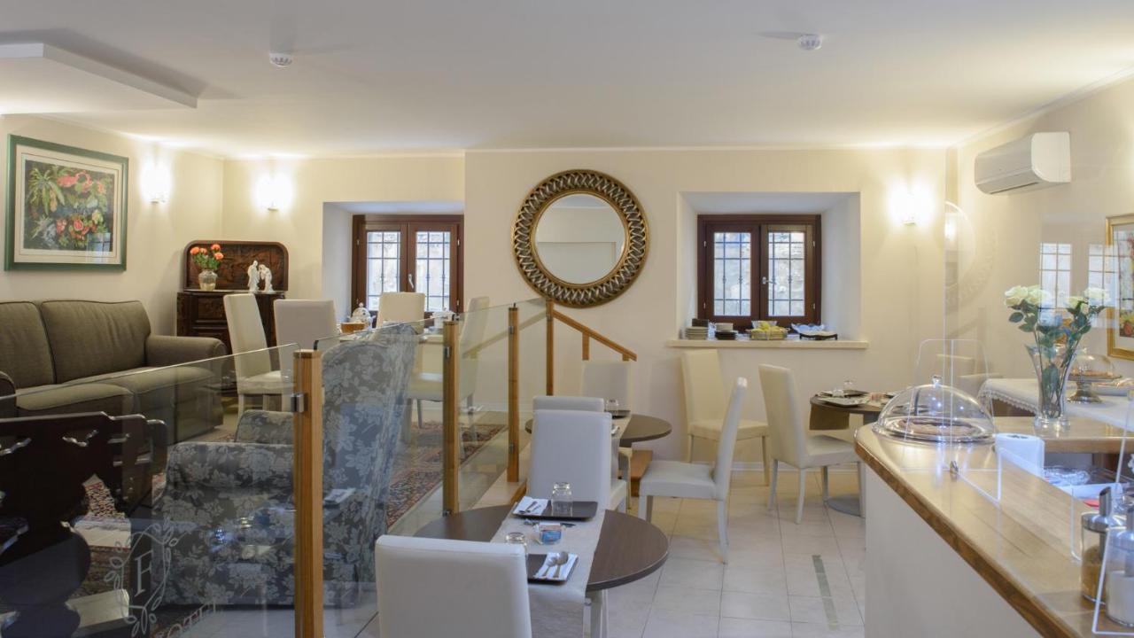 Flora Hotel Todi Eksteriør bilde