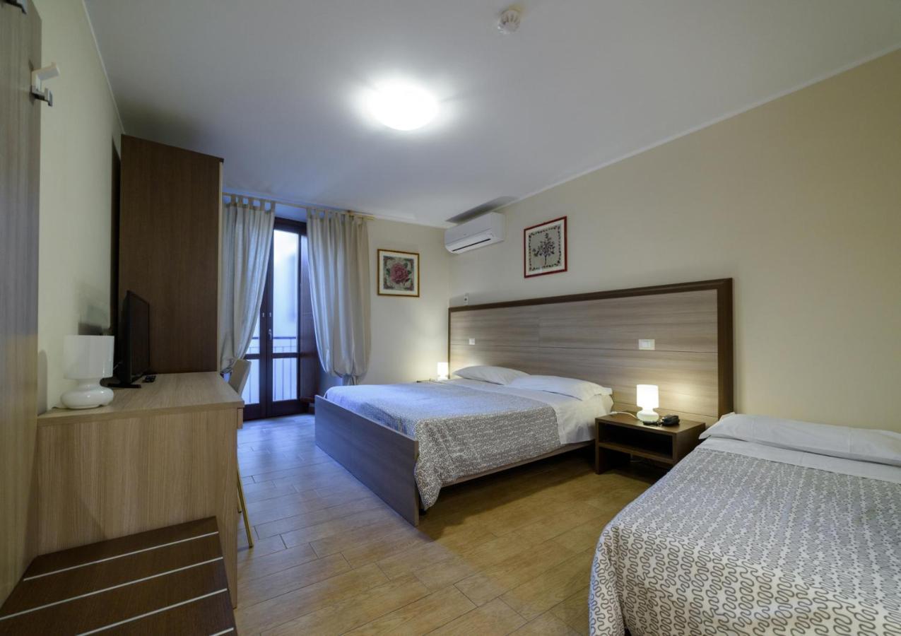 Flora Hotel Todi Eksteriør bilde